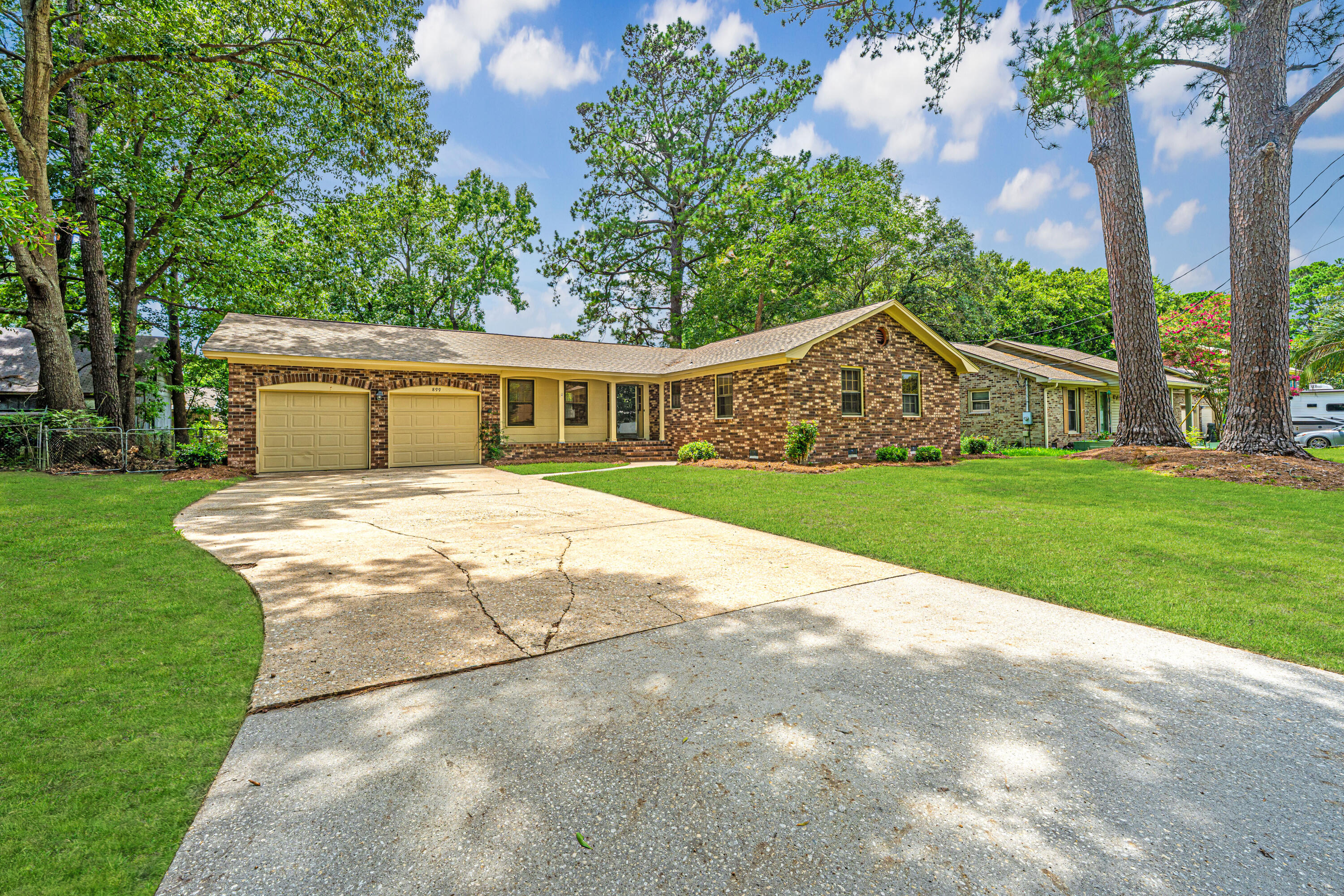 899 Melrose Drive
