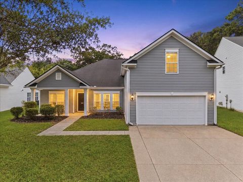 Photo of 9629 Pebble Creek Boulevard, Summerville, SC 29485 (MLS # 26021047)