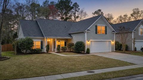 Photo of 101 Chancellors Drive, Summerville, SC 29485 (MLS # 26006907)