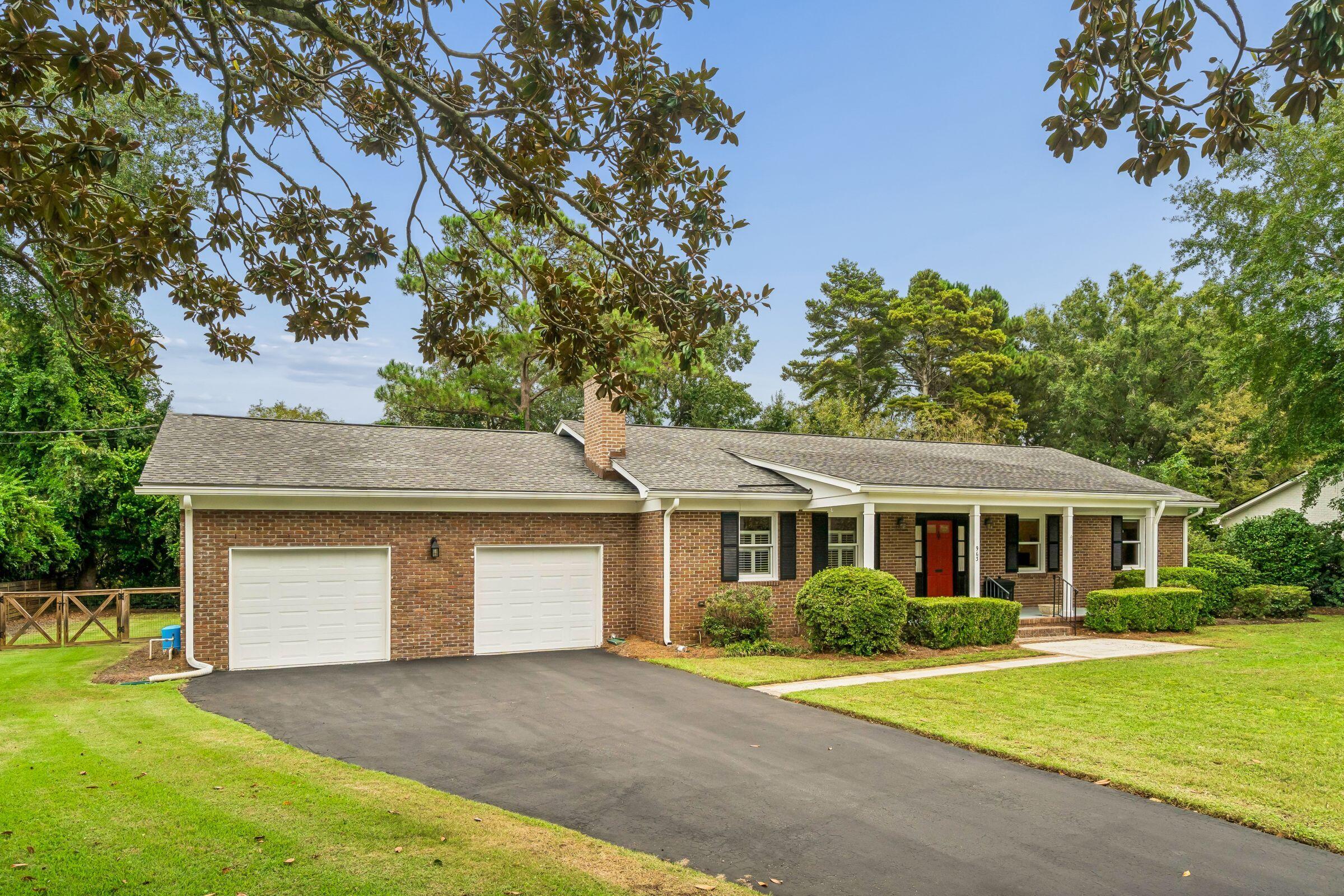 963 Lakeview Drive