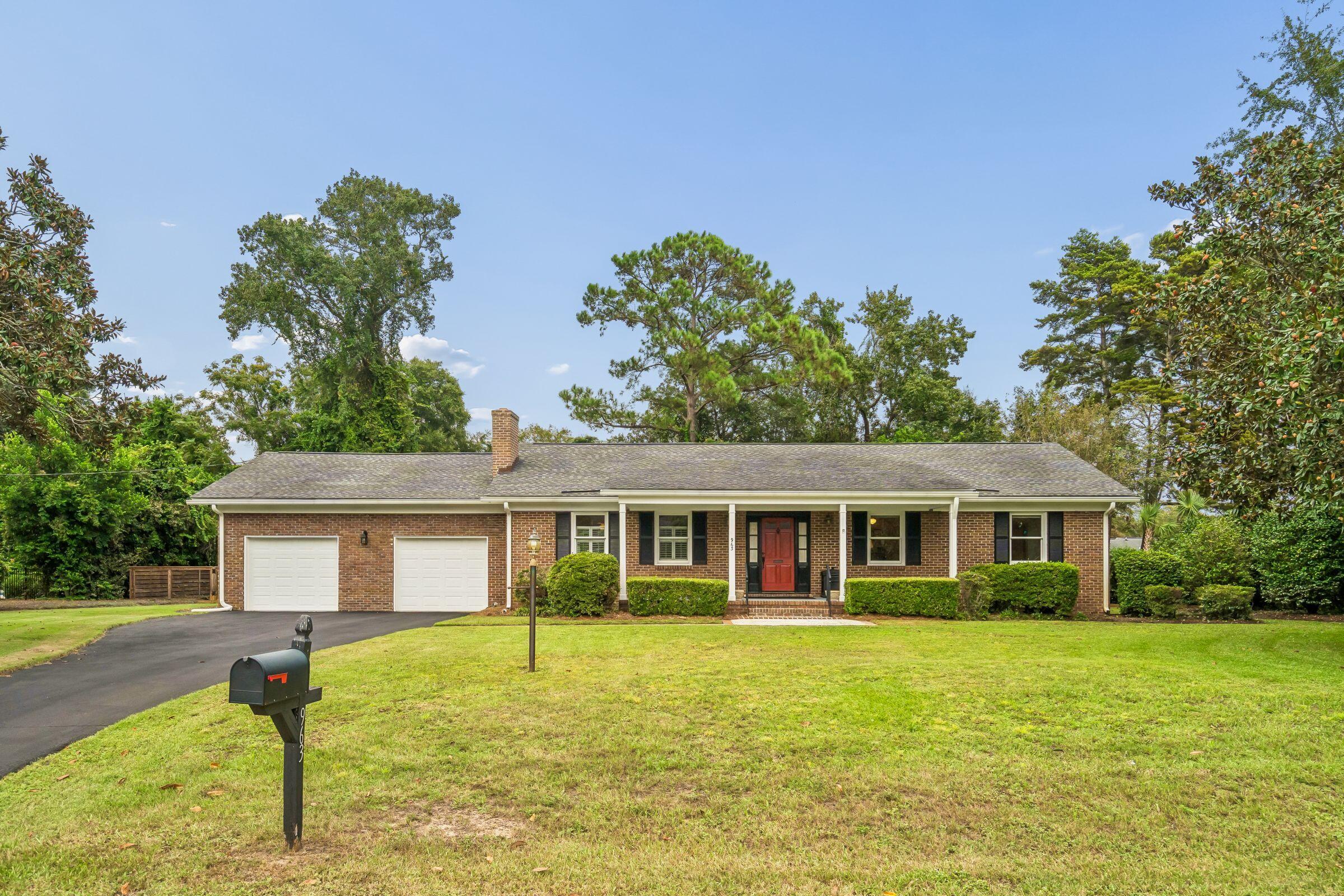 963 Lakeview Drive