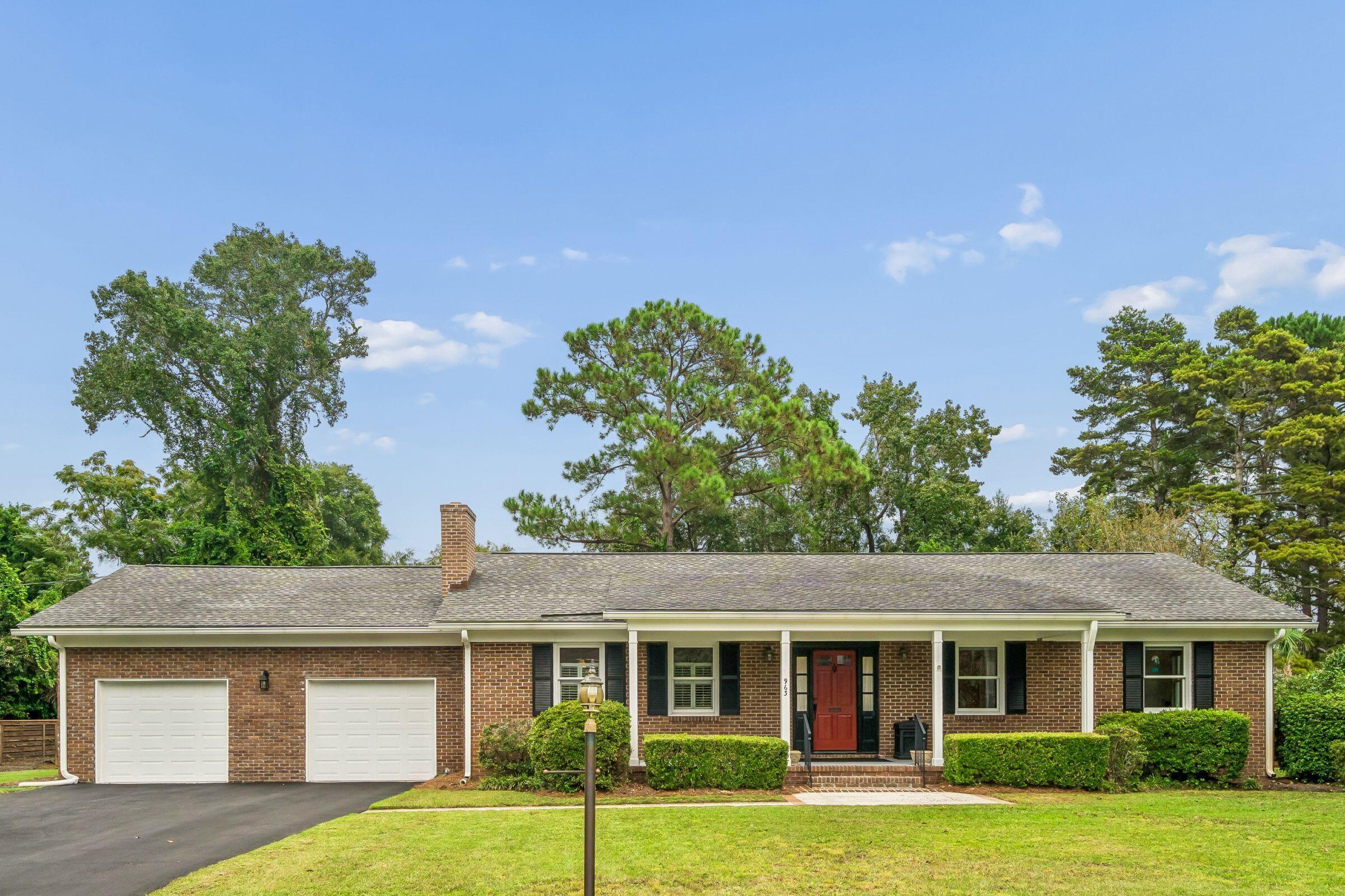 963 Lakeview Drive