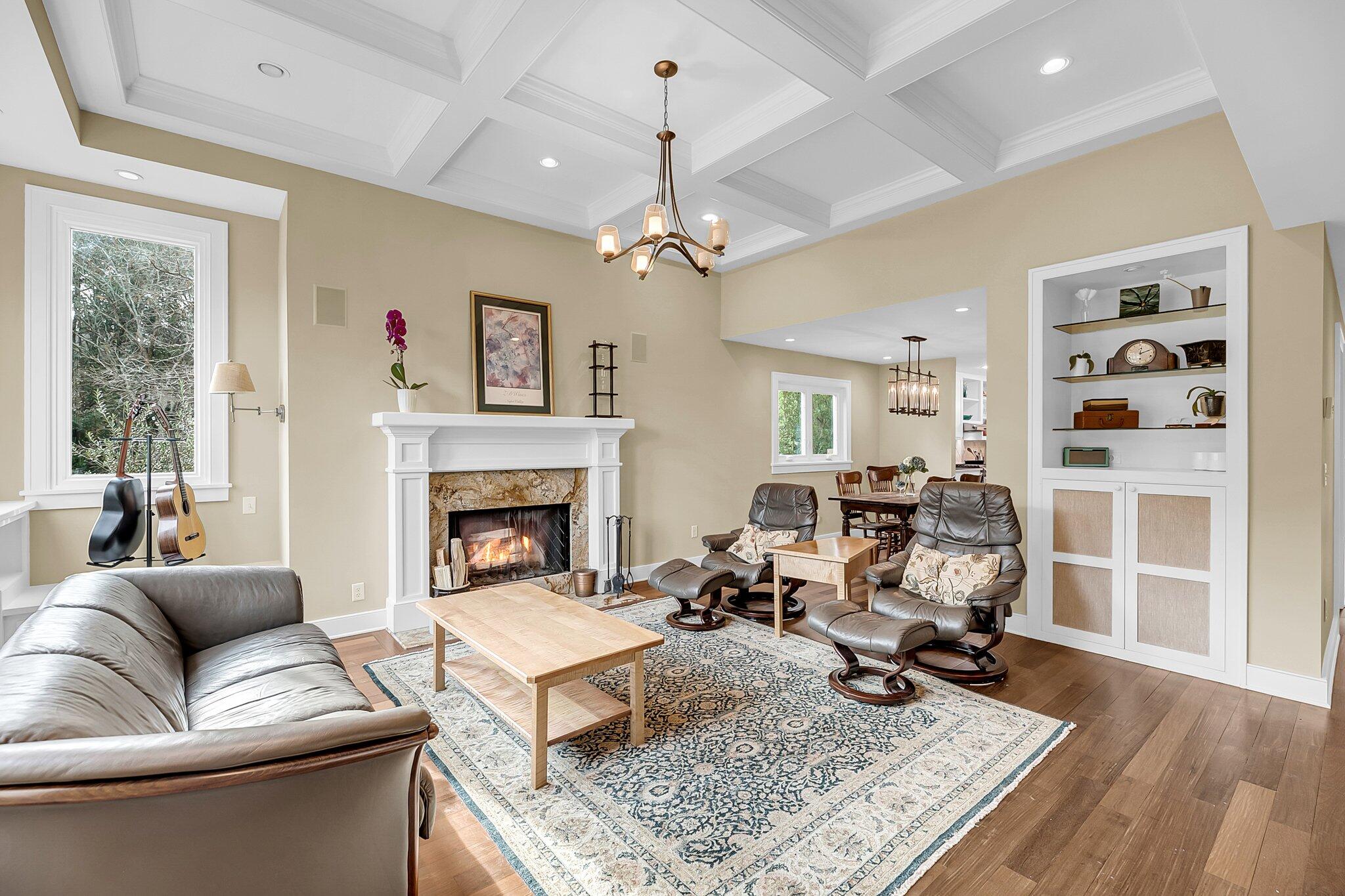 2224 Shoreline Drive