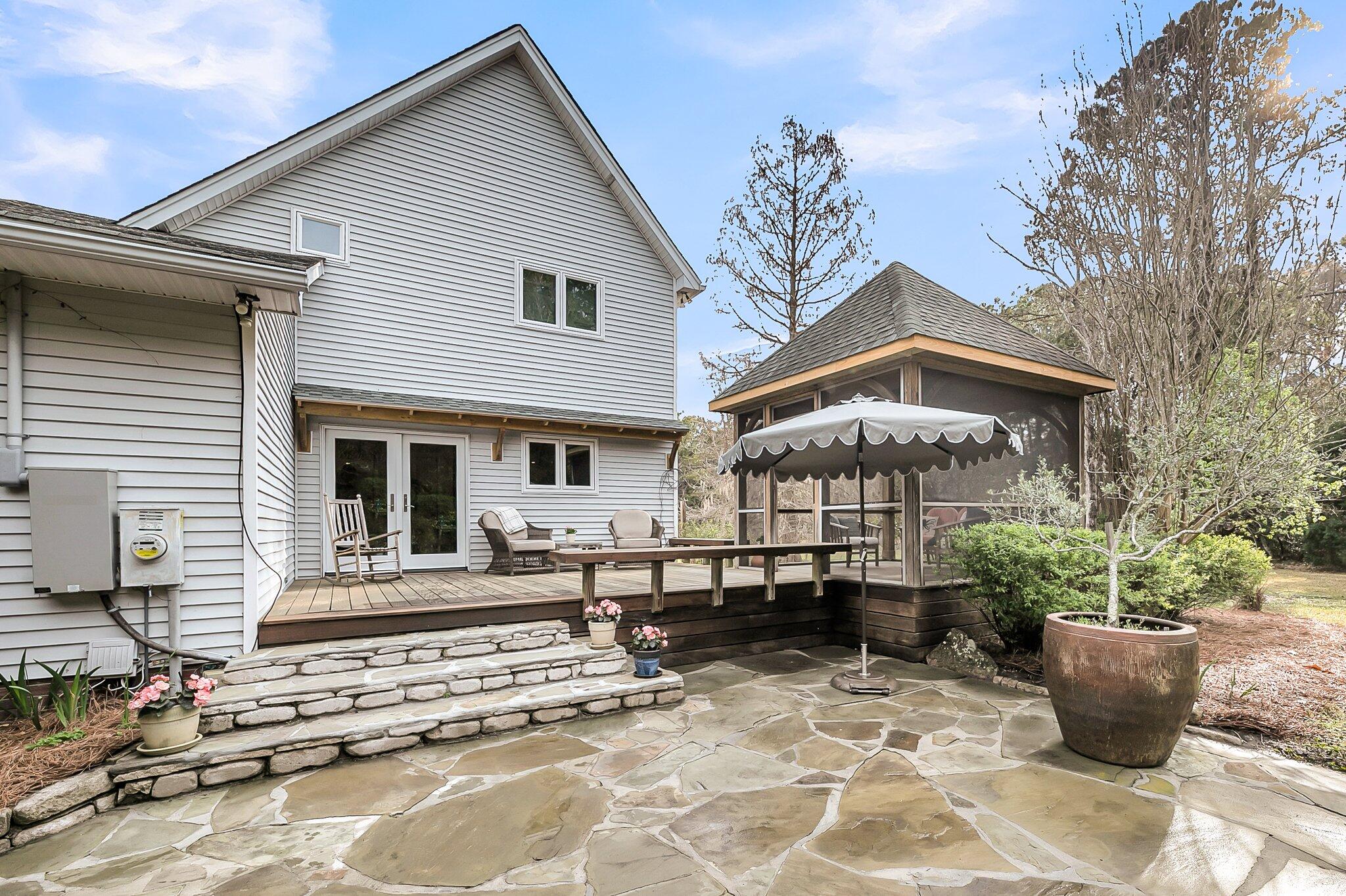 2224 Shoreline Drive