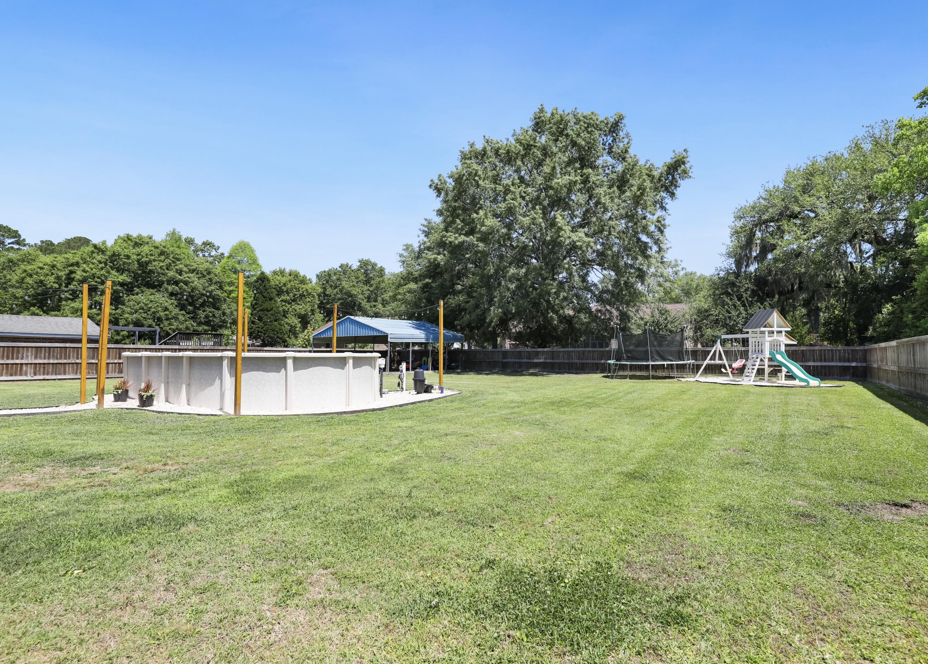 1207 Dennis Boulevard