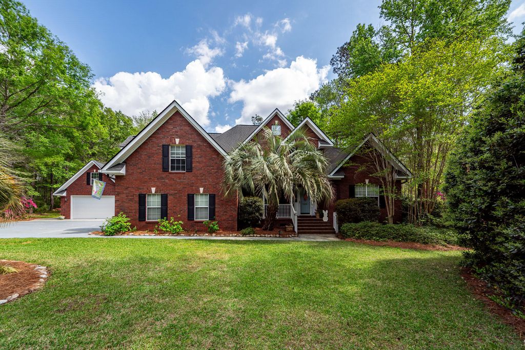 Photo of 131 Arrowridge Court, Summerville, SC 29485 (MLS # 26009744)