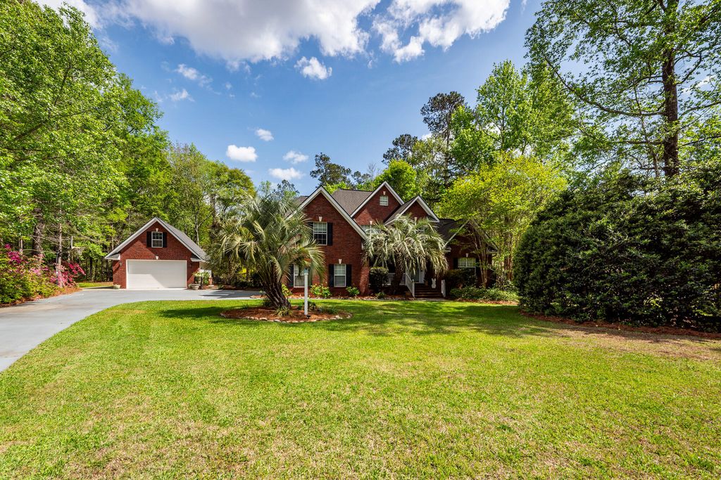 Photo of 131 Arrowridge Court, Summerville, SC 29485 (MLS # 26009744)