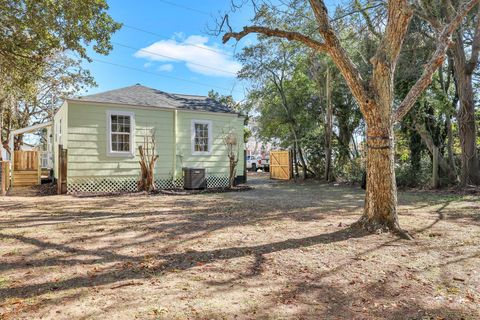 A home in North Charleston