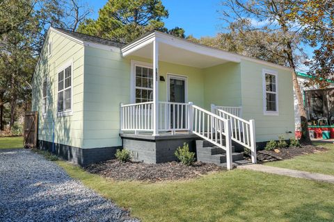 A home in North Charleston