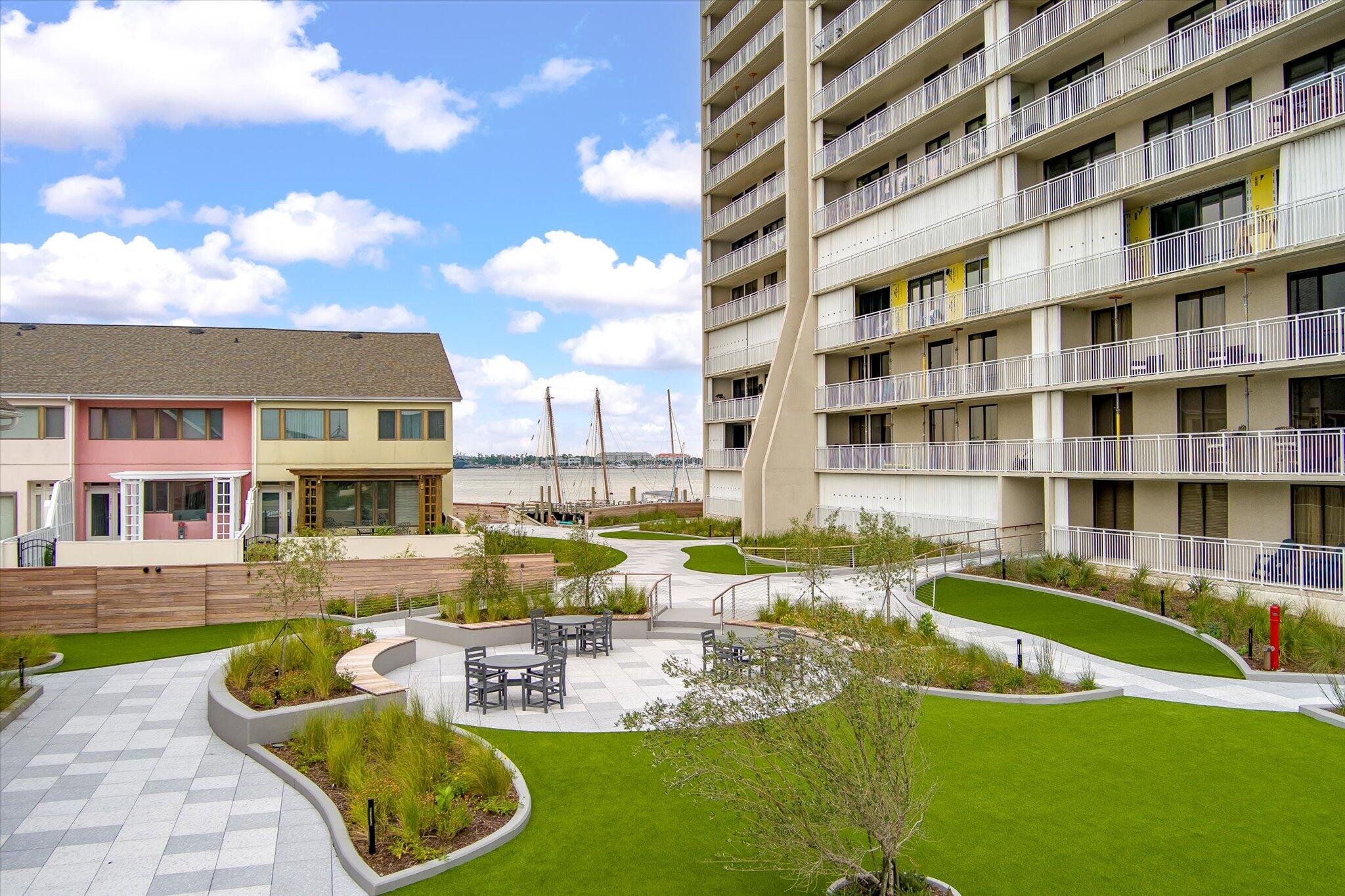 View Charleston, SC 29401 property