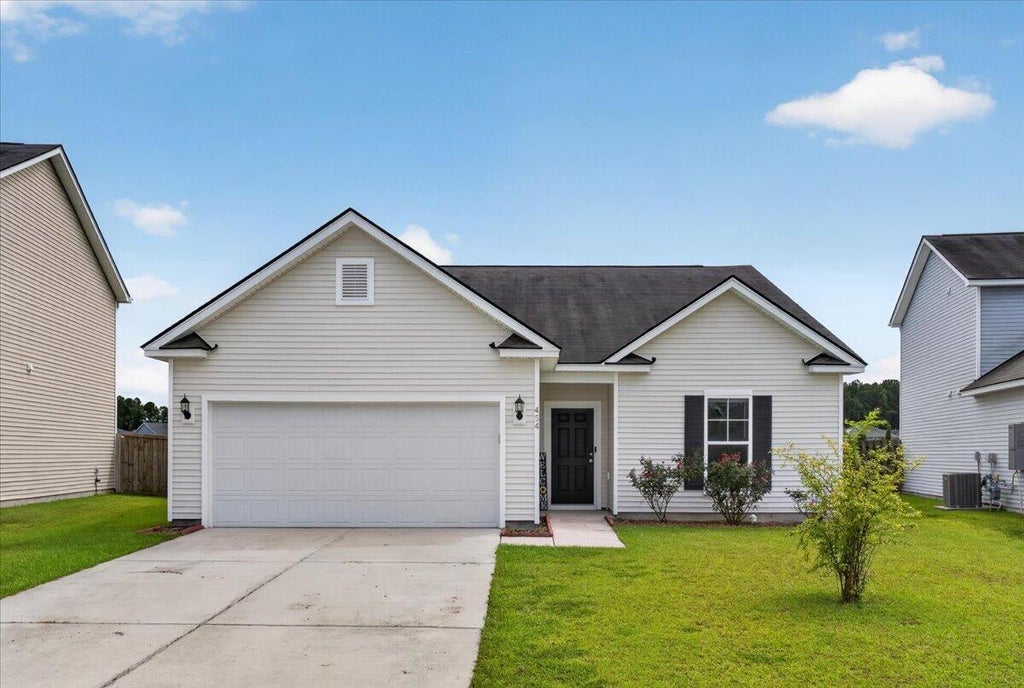 Photo of 454 Sanctuary Park Drive, Summerville, SC 29486 (MLS # 26025758)