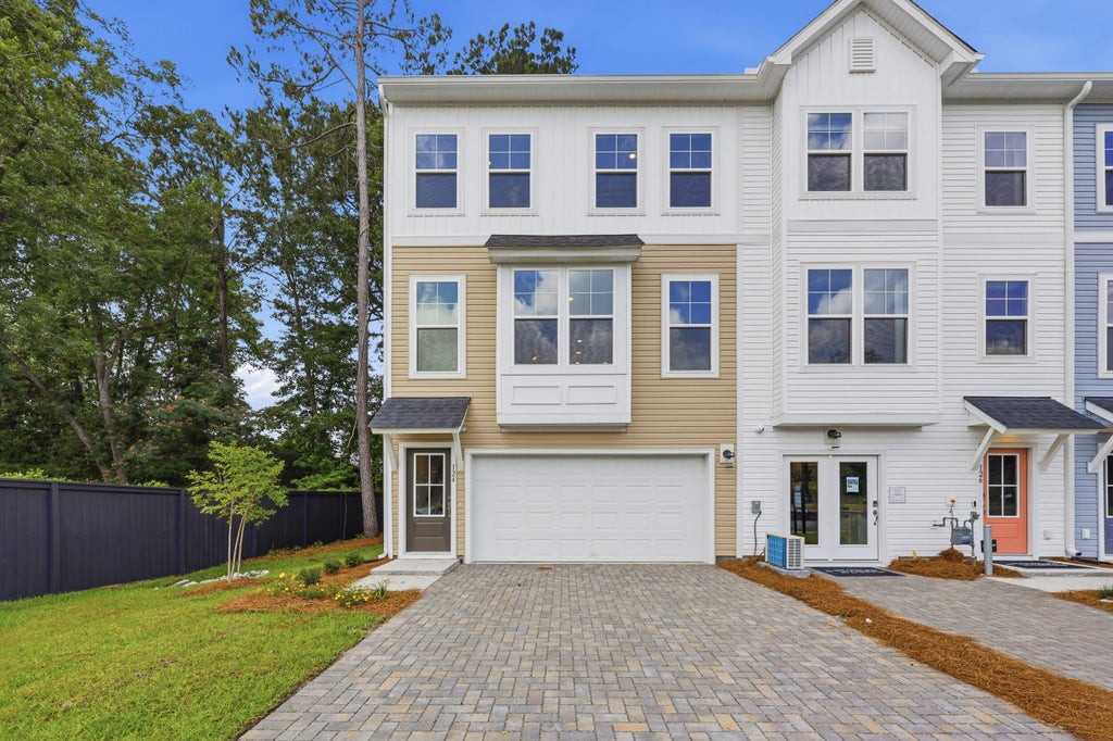 Photo of 124 Fernbank Road Court, Johns Island, SC 29455 (MLS # 26016770)