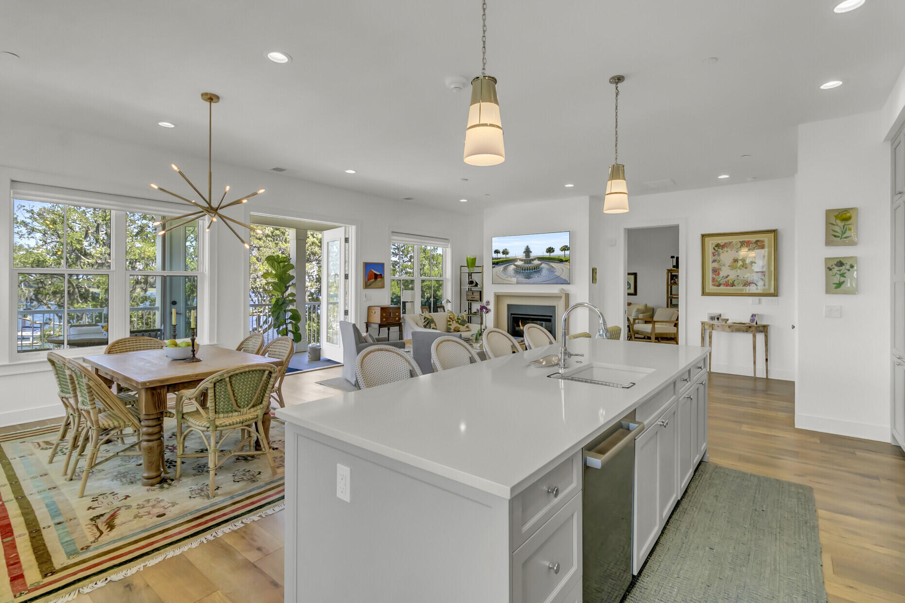 345 Longshore Street 942