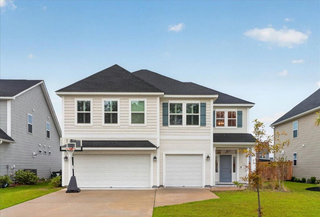 Photo of 429 Rowley Lane, Summerville, SC 29486 (MLS # 26013576)