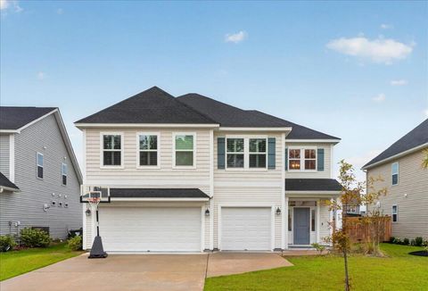 Photo of 429 Rowley Lane, Summerville, SC 29486 (MLS # 26013576)