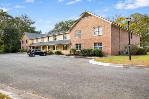 A home in North Charleston