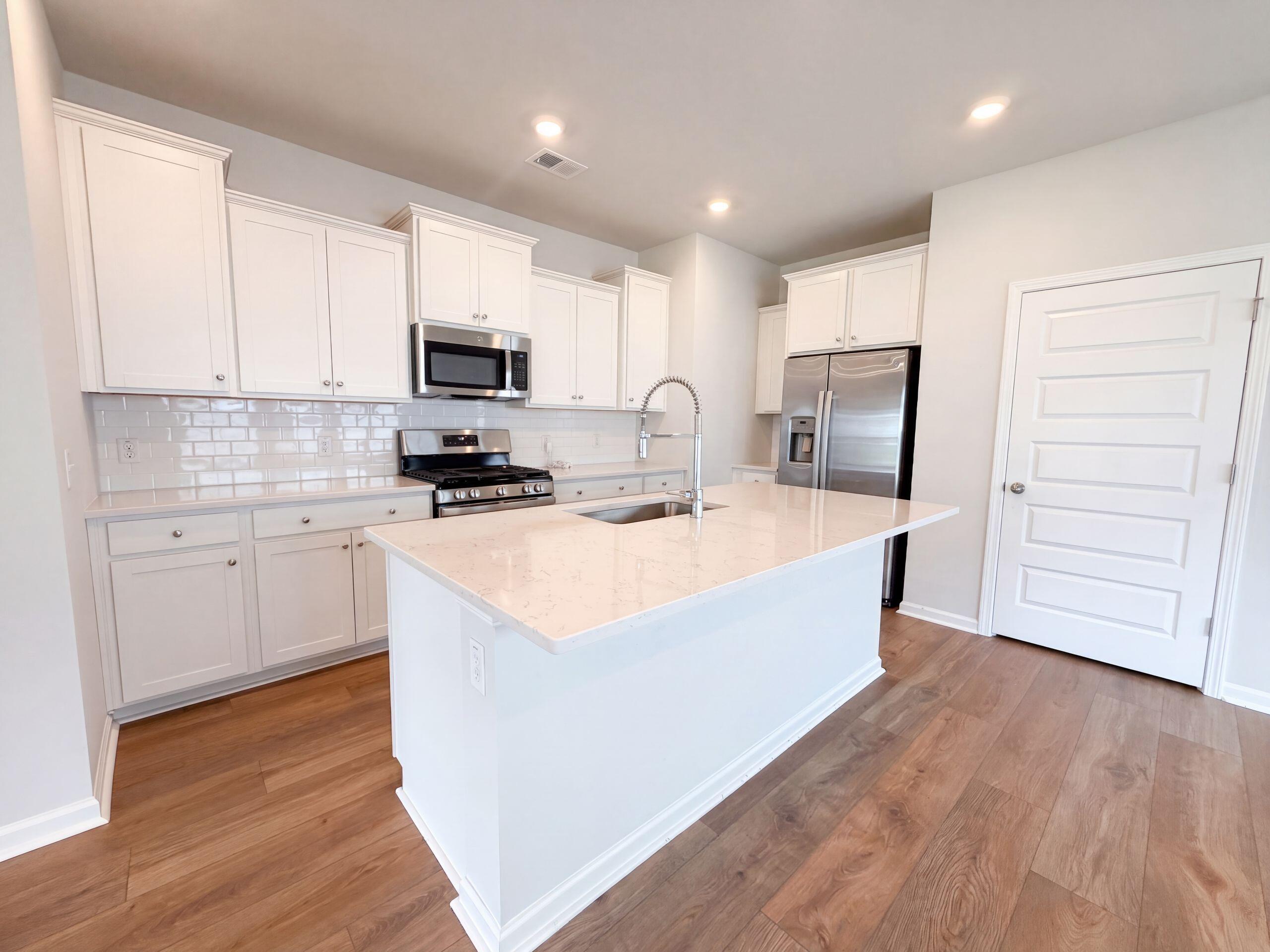 1127 Glorious Way