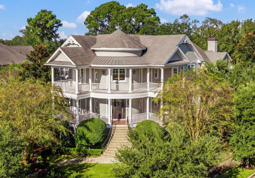 Photo of 401 Creek Landing Street, Daniel Island, SC 29492 (MLS # 26028990)