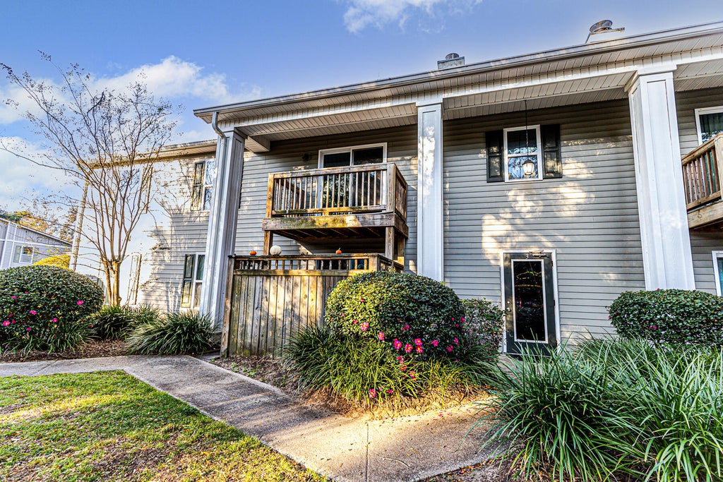Photo of 1402 Camp Road #3f, Charleston, SC 29412 (MLS # 26019608)