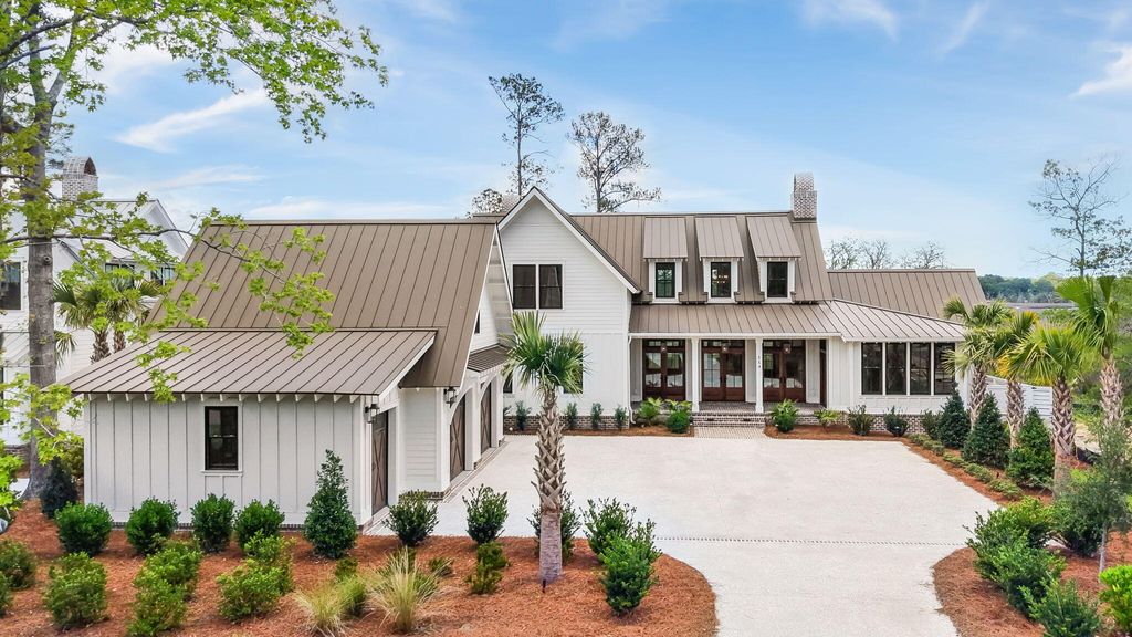 Photo of 114 Peninsula Drive, Ravenel, SC 29470 (MLS # 26001352)