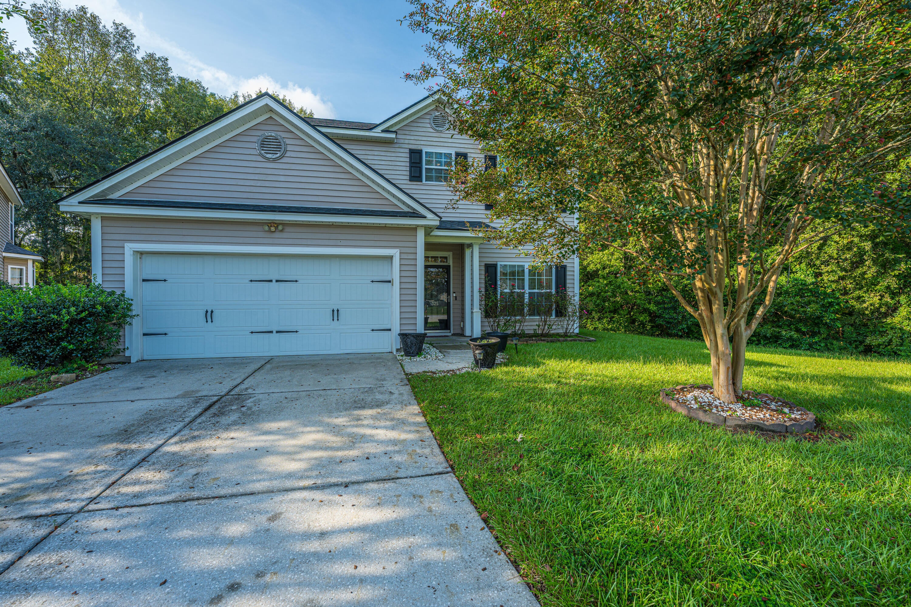 325 Foster Greens Court
