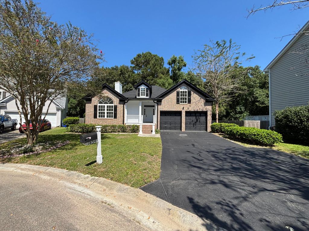 Photo of 1854 Oleander Court, Charleston, SC 29414 (MLS # 25024945)