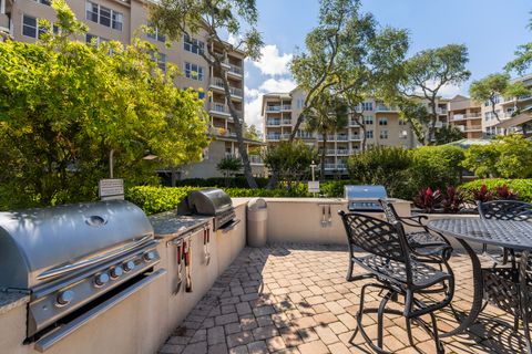 Condominium in Hilton Head Island SC 47 Ocean Lane 43.jpg