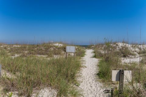 Condominium in Hilton Head Island SC 47 Ocean Lane 33.jpg