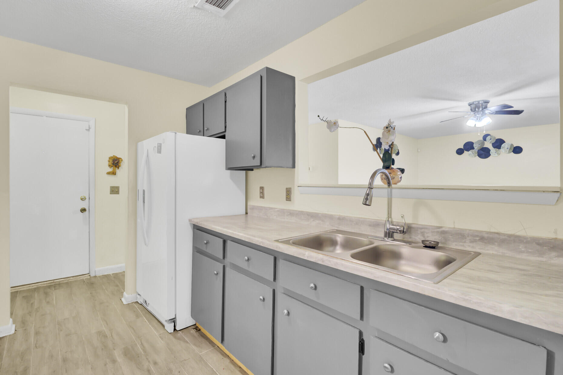 1104 Greenmeadow Drive