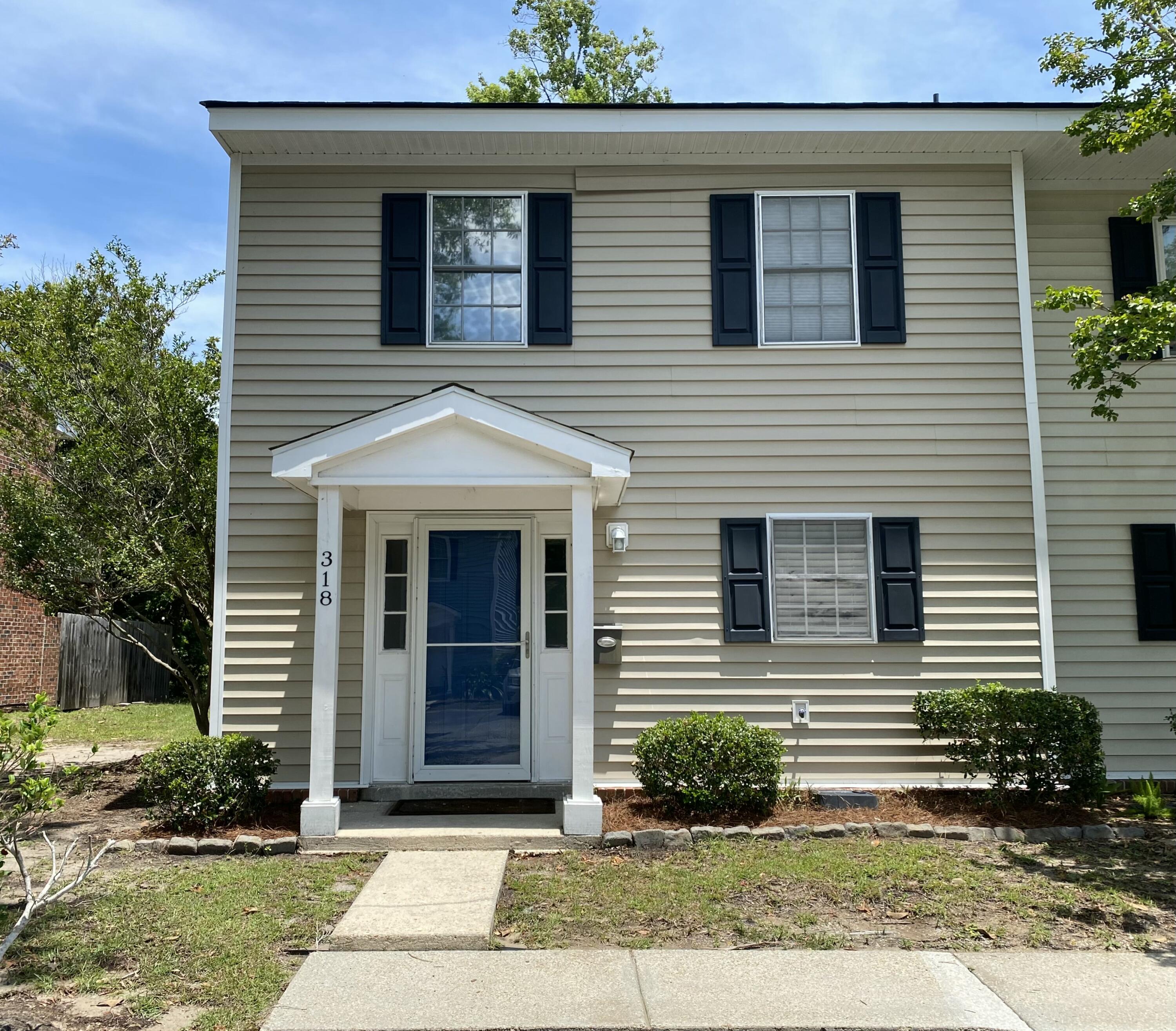 318 Lakeside Drive D-6