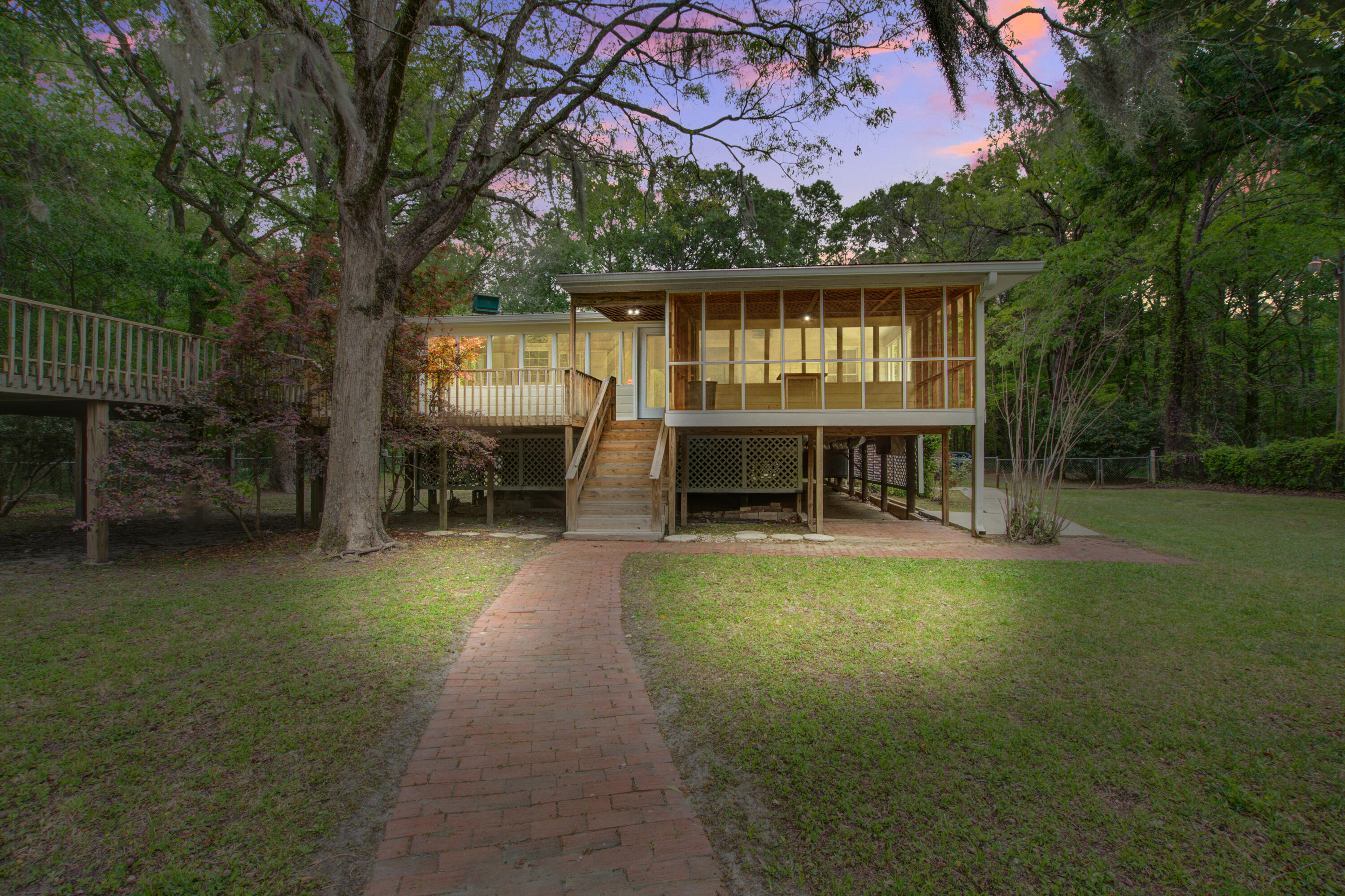 93 Deepwater Trail
