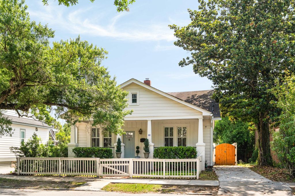 Photo of 814 Rutledge Avenue, Charleston, SC 29403 (MLS # 25029104)