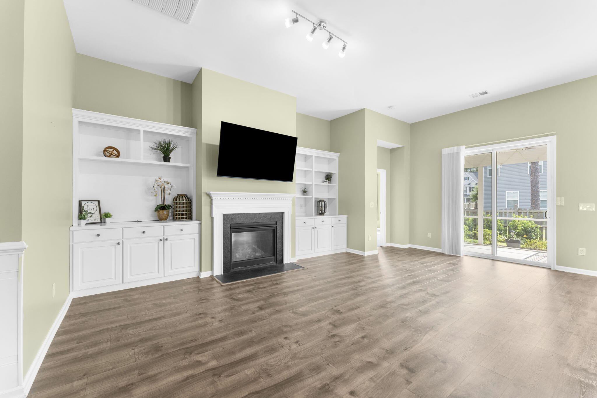 2511 Hummingbird Lane