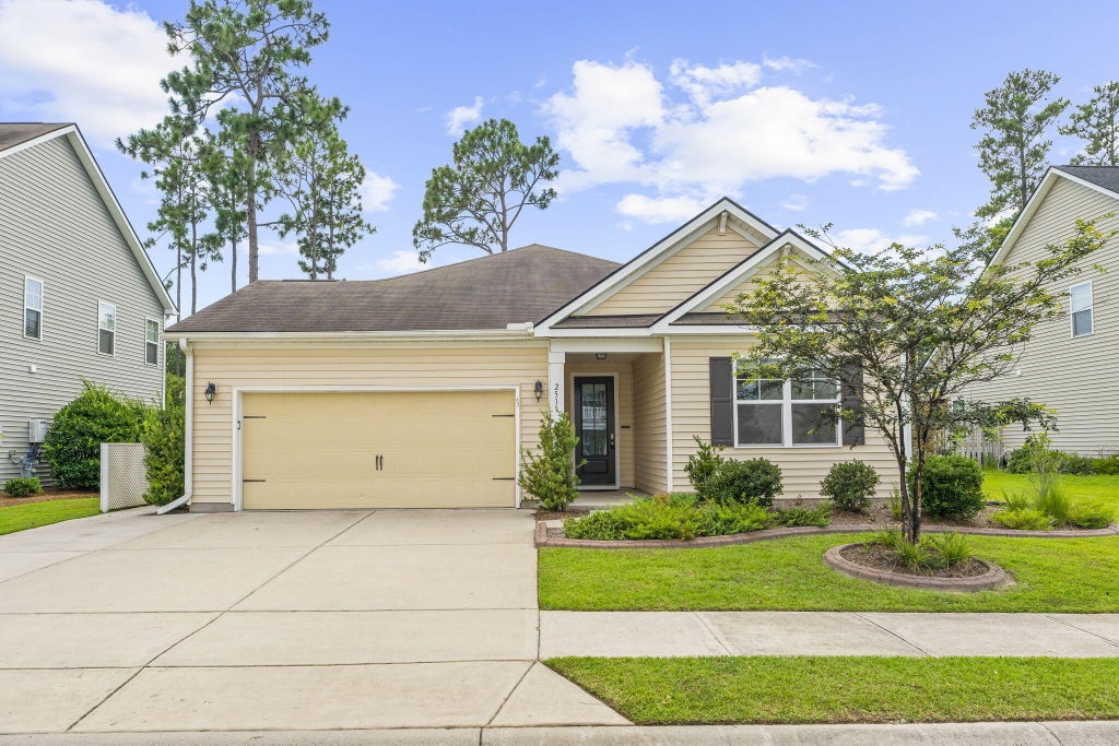 Photo of 2511 Hummingbird Lane, Summerville, SC 29483 (MLS # 26020518)