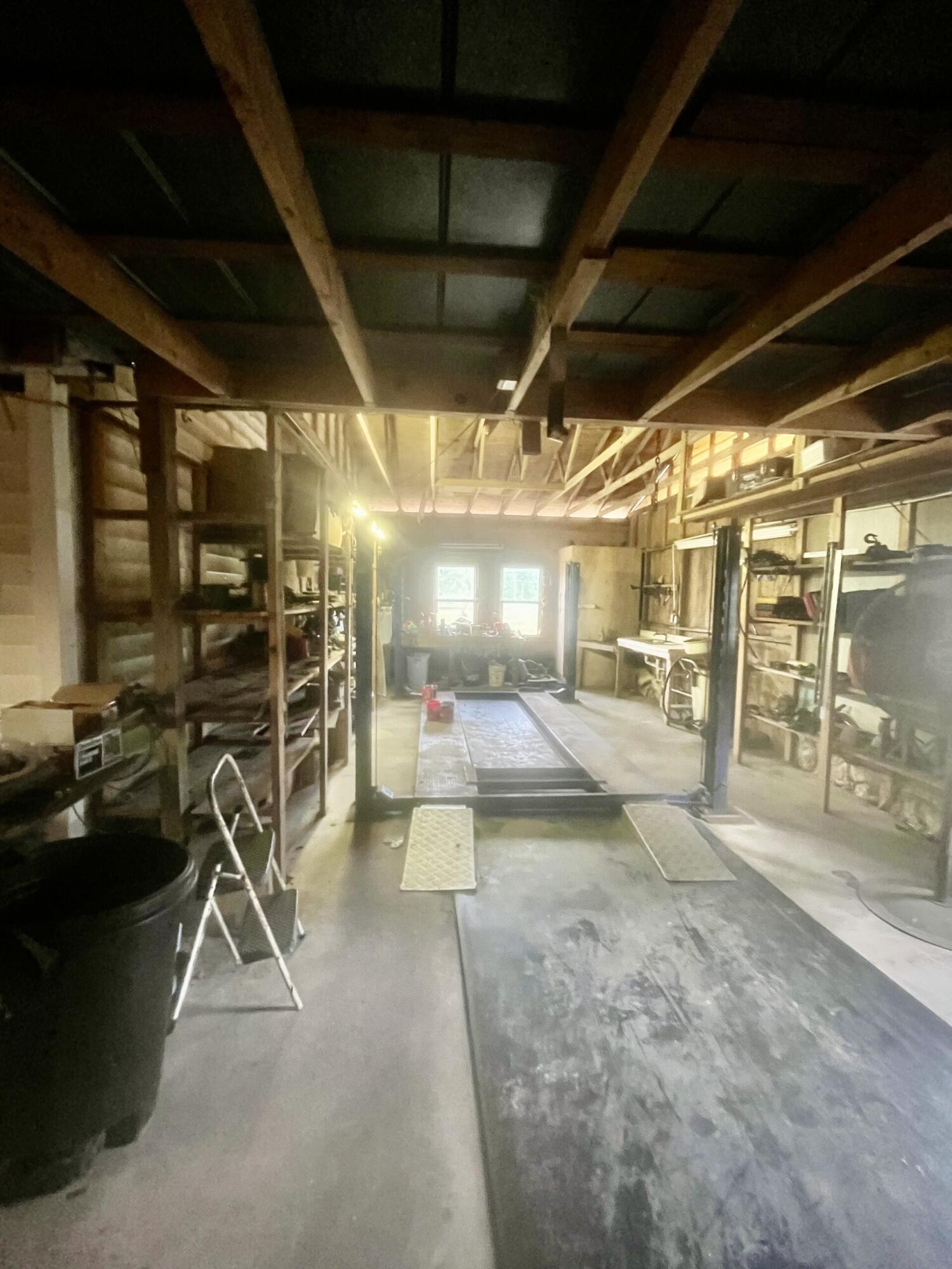 6068 Charleston Highway