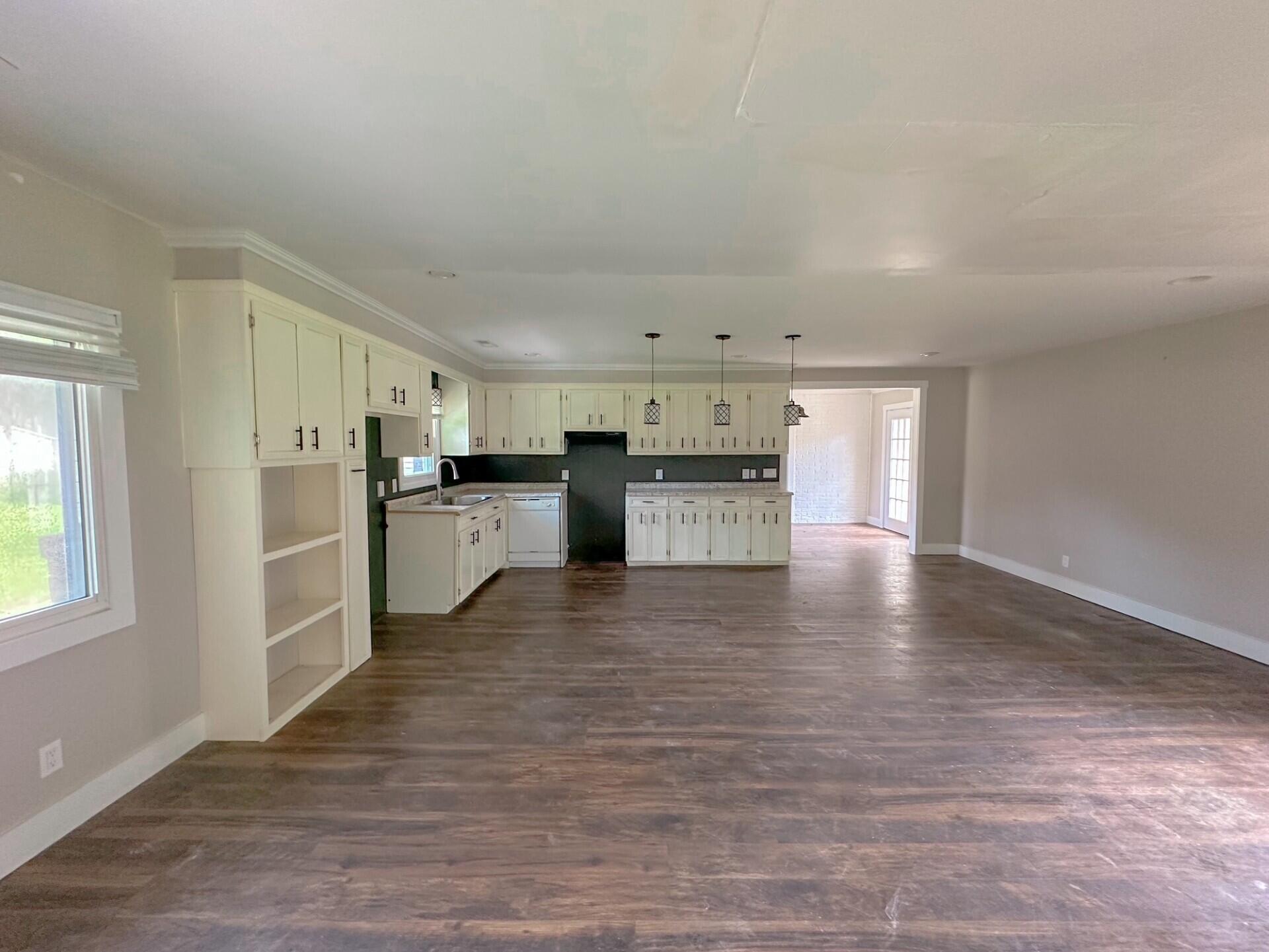 381 Fountain Lake Drive