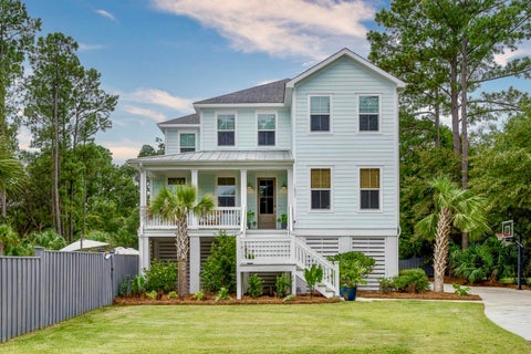 Photo of 1531 N Lakeshore Drive, Mount Pleasant, SC 29466 (MLS # 26027784)