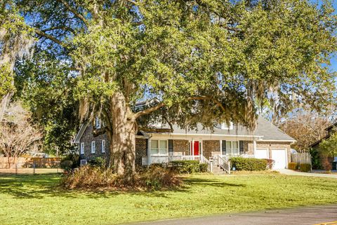 A home in Moncks Corner