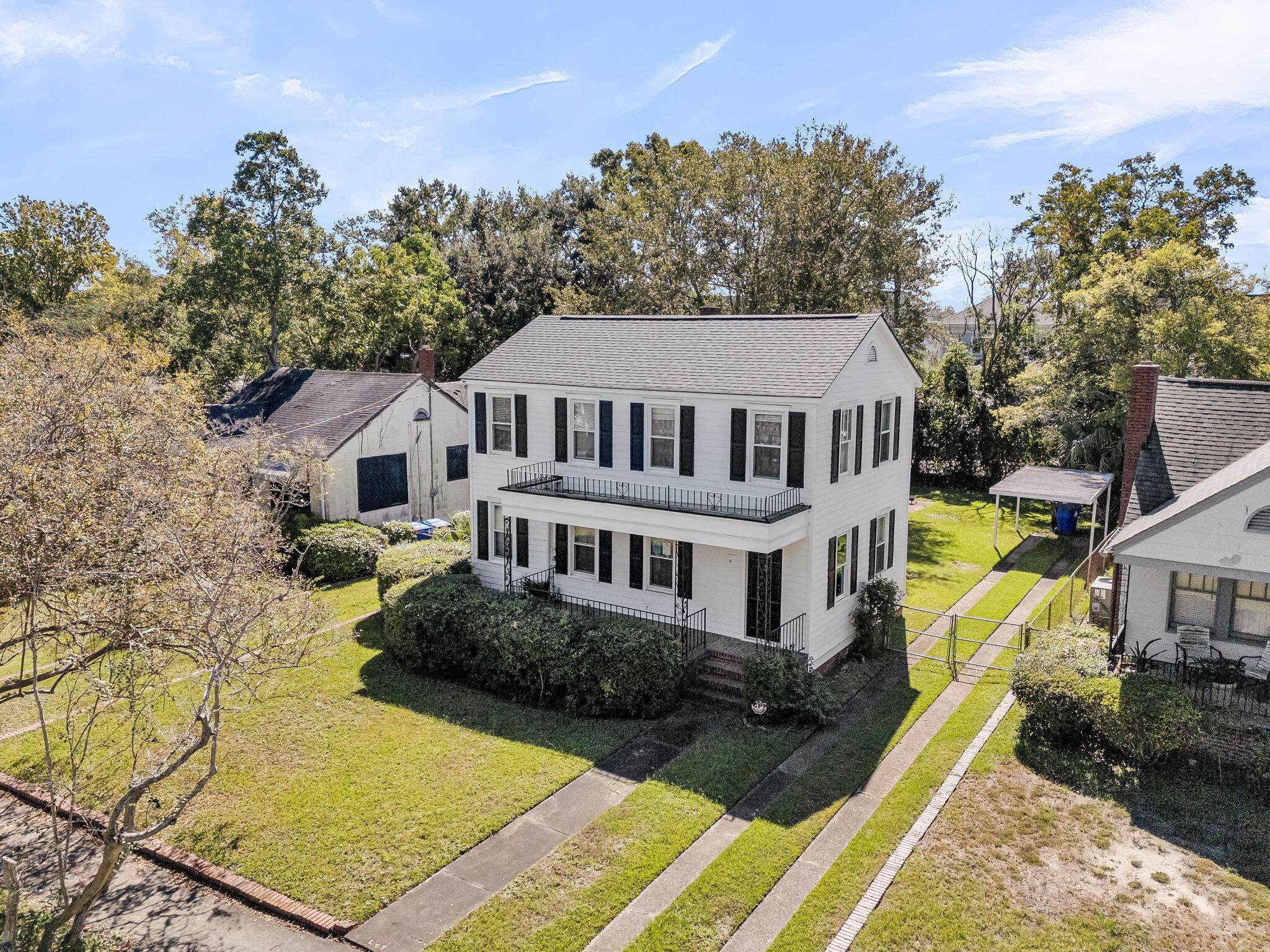 251 W Poplar Street