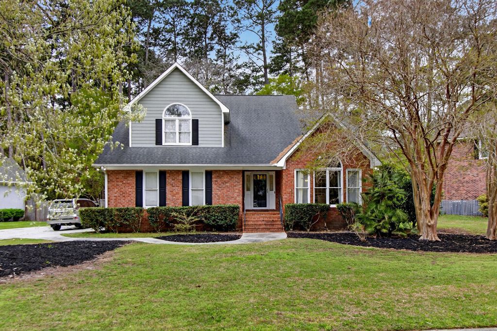 Photo of 112 Delaney Circle, Summerville, SC 29485 (MLS # 26008496)