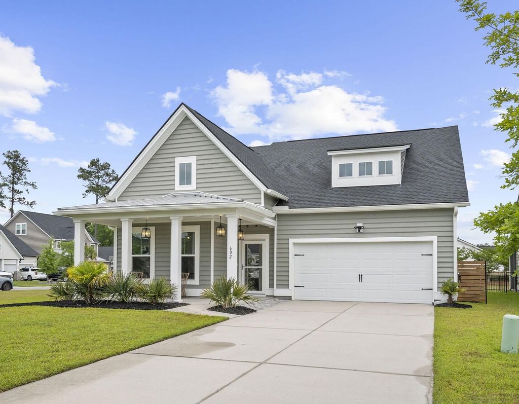 Photo of 602 Macintyre Circle, Summerville, SC 29486 (MLS # 26012493)