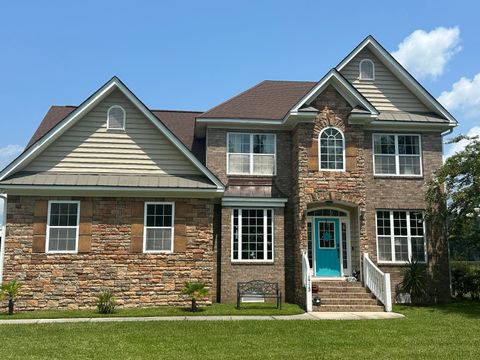 A home in Moncks Corner