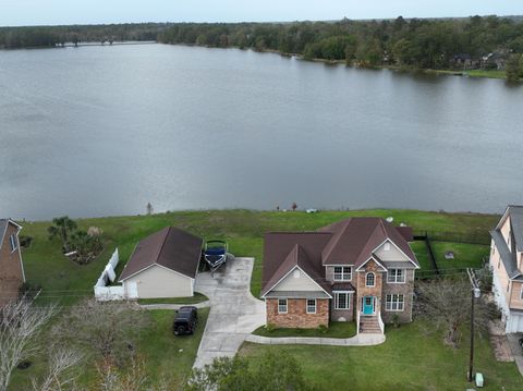 A home in Moncks Corner