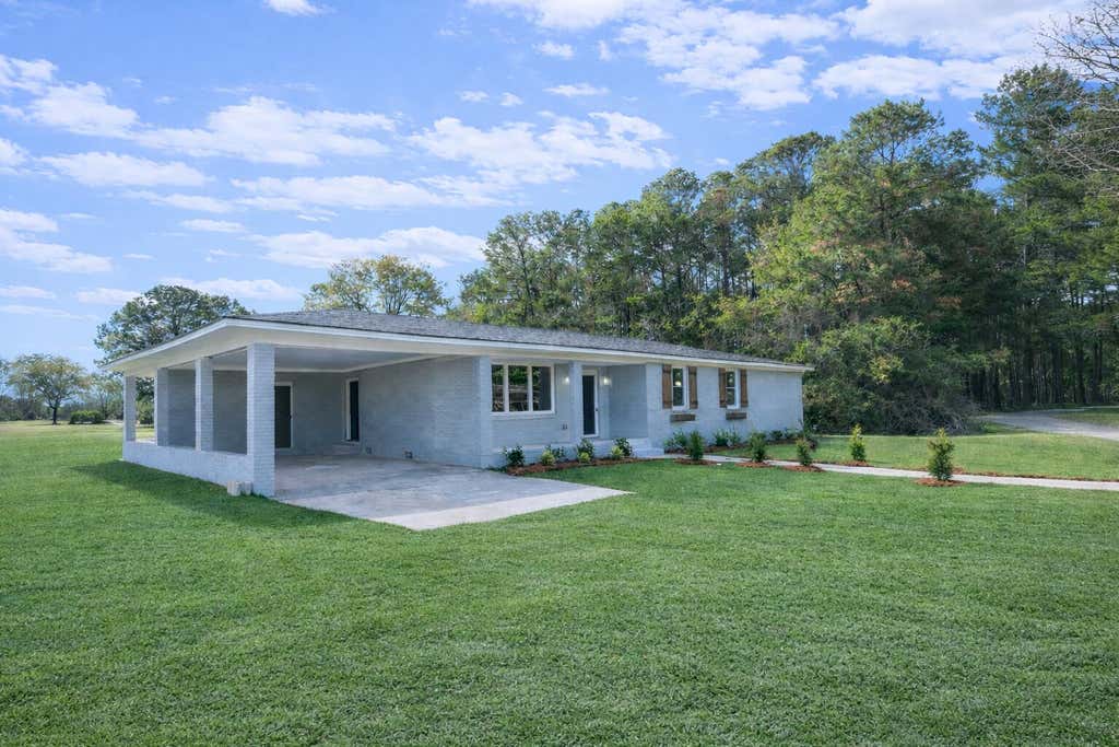 Photo of 1142 Pearson Road, Manning, SC 29102 (MLS # 26023069)