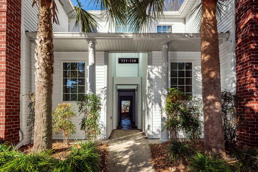 Photo of 132 Golf View Lane, Summerville, SC 29485 (MLS # 26001341)