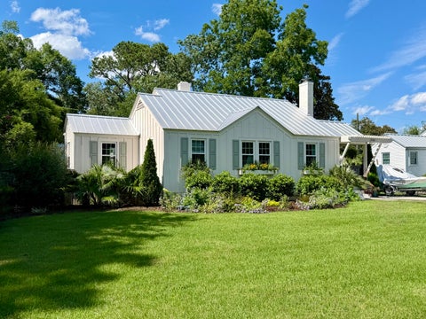 Photo of 2166 Saint James Drive, Charleston, SC 29412 (MLS # 26011946)