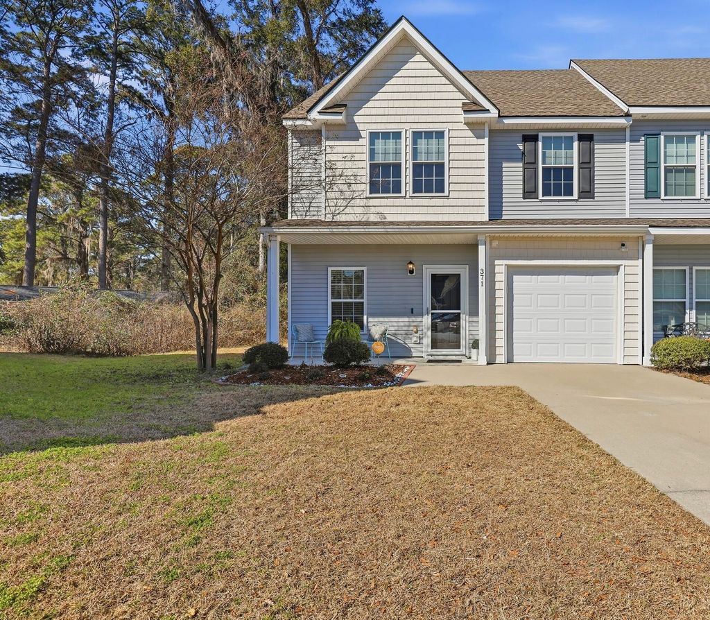 Photo of 371 Dante Circle, Beaufort, SC 29906 (MLS # 26003587)