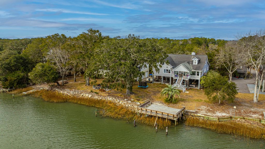 Photo of 8463 N Hwy 17, McClellanville, SC 29458 (MLS # 25022906)