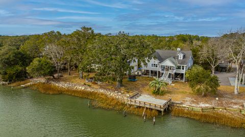 Photo of 8463 N Hwy 17, McClellanville, SC 29458 (MLS # 25022906)