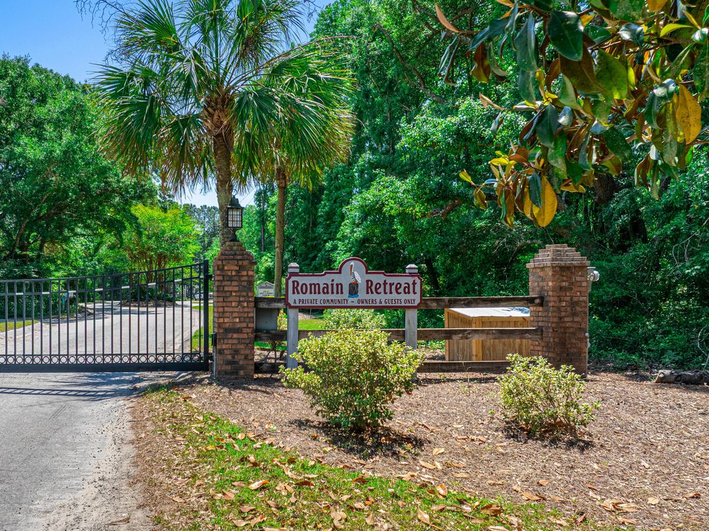 Photo of 0 Jibe Court, Mount Pleasant, SC 29429 (MLS # 26012856)
